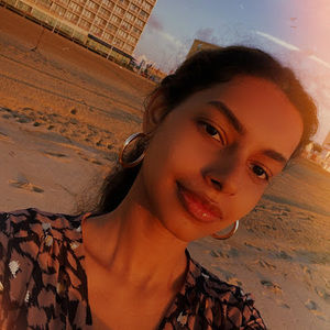 Meet your Posher, Zaina